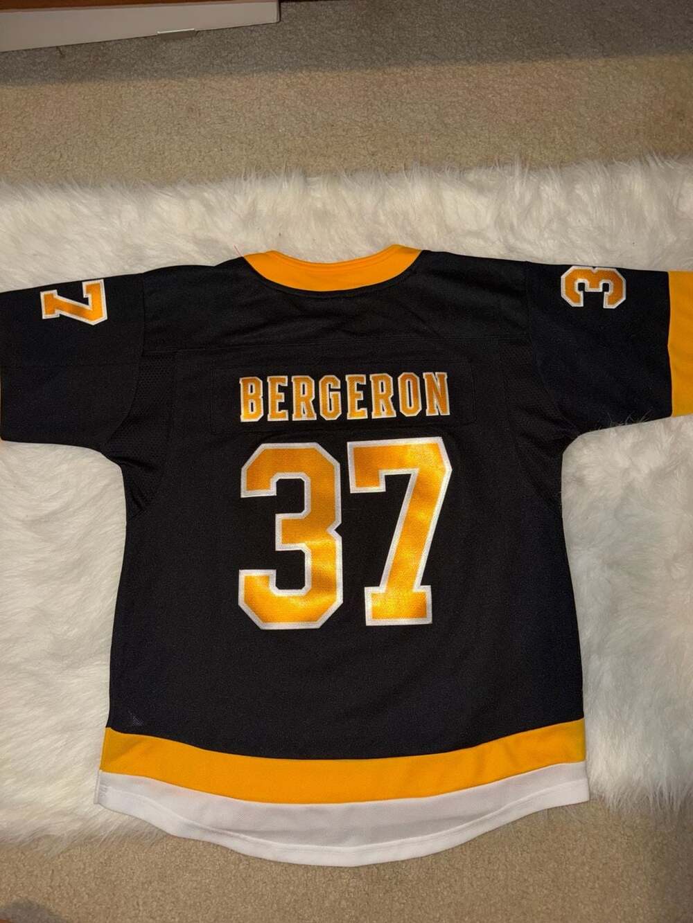 NHL Boston Bruins Patrice Bergeron #37 Hockey Jersey Size L/XL